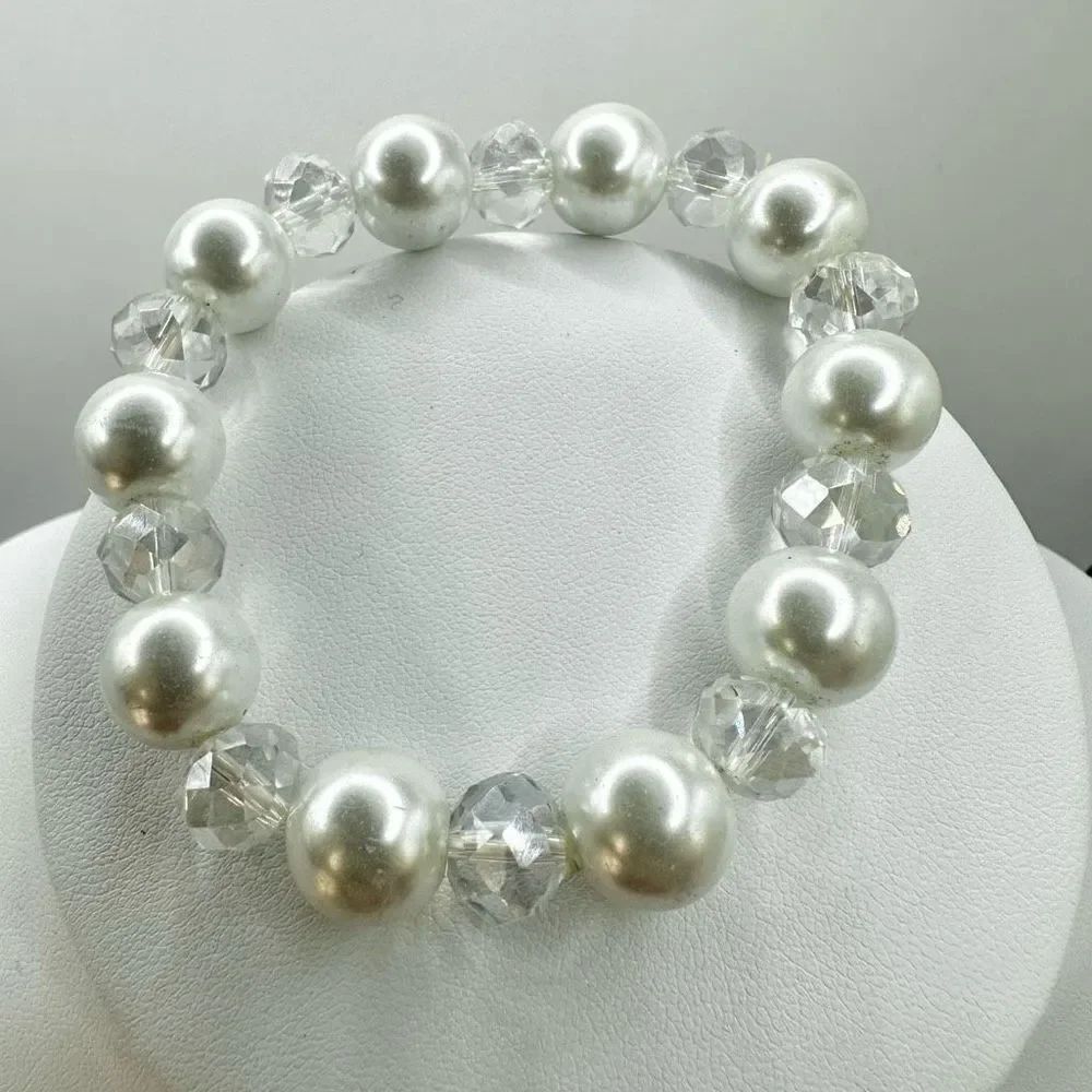 Faux pearl and crystal stretchy beaded bracelet